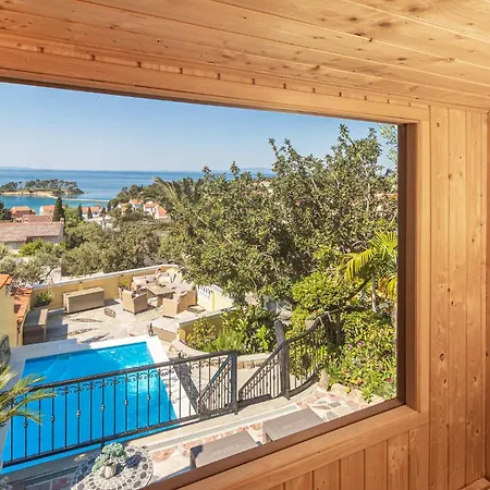 Dom wakacyjny Cozy In With Sauna Banjol